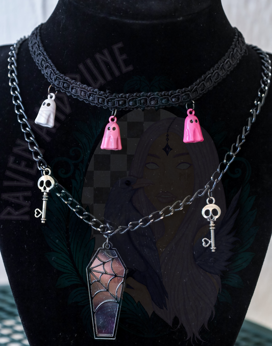 Double layer showcase choker